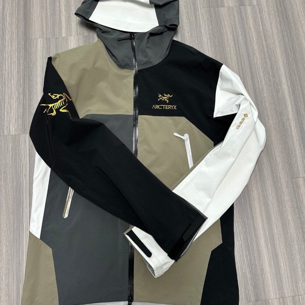 Arc'teryx BEAMS Hardshell Jacket